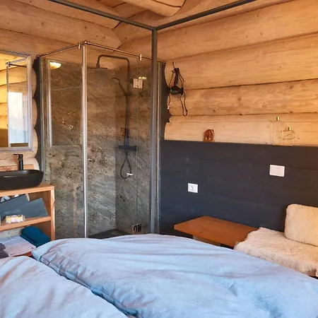Ralph Cabin- Apuseni Mountains, Transylvania Bucsony